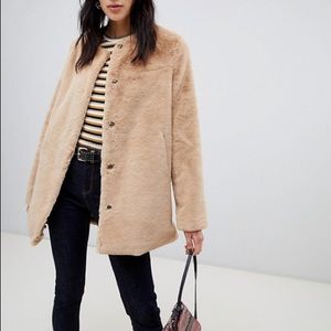 *NWT Stradivarius Faux Fur Coat